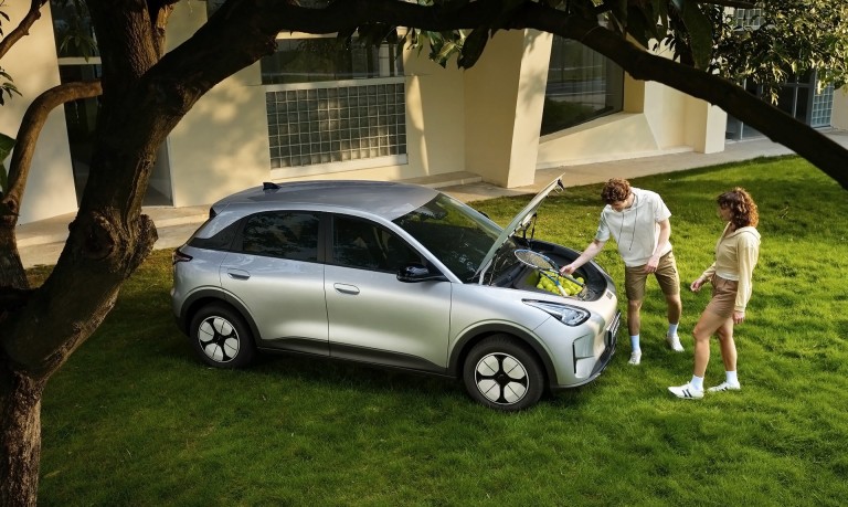 Geely E2